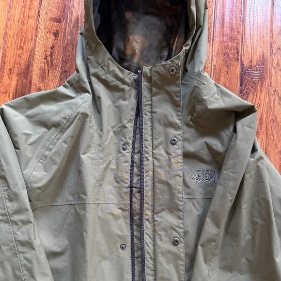 North Face Men's City Breeze Rain Parka Dryvent, Medium